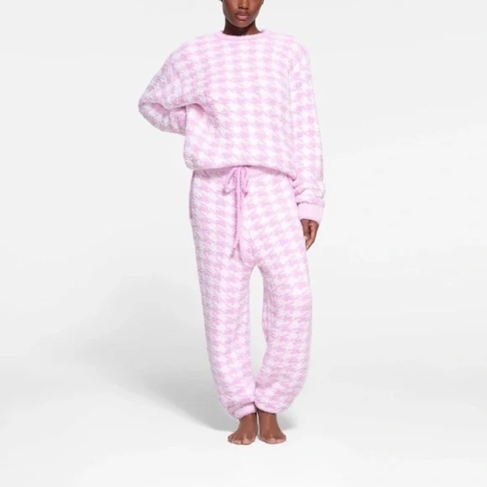 SKIMS Pink Houndstooth Knit Set in Petal Pink